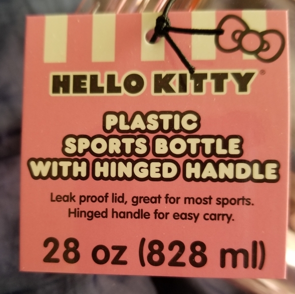 Hello Kitty Water Bottle - Picture 4 of 5